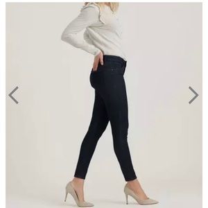 Brand New Lucky Brand Jeans-size 25